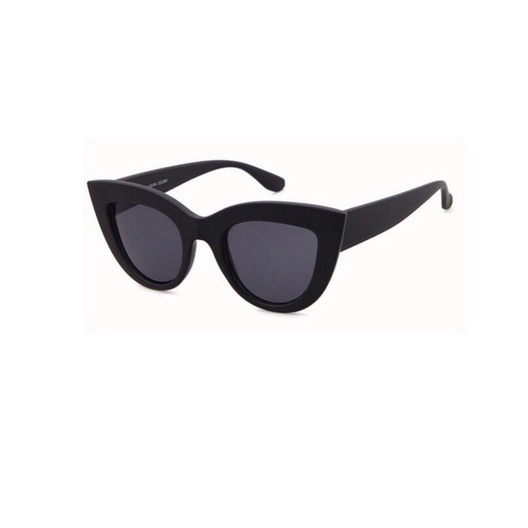 Matte Black Cat Eye Sunglasses - Picture 3 of 3
